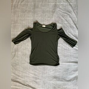 Selling green top in good condition